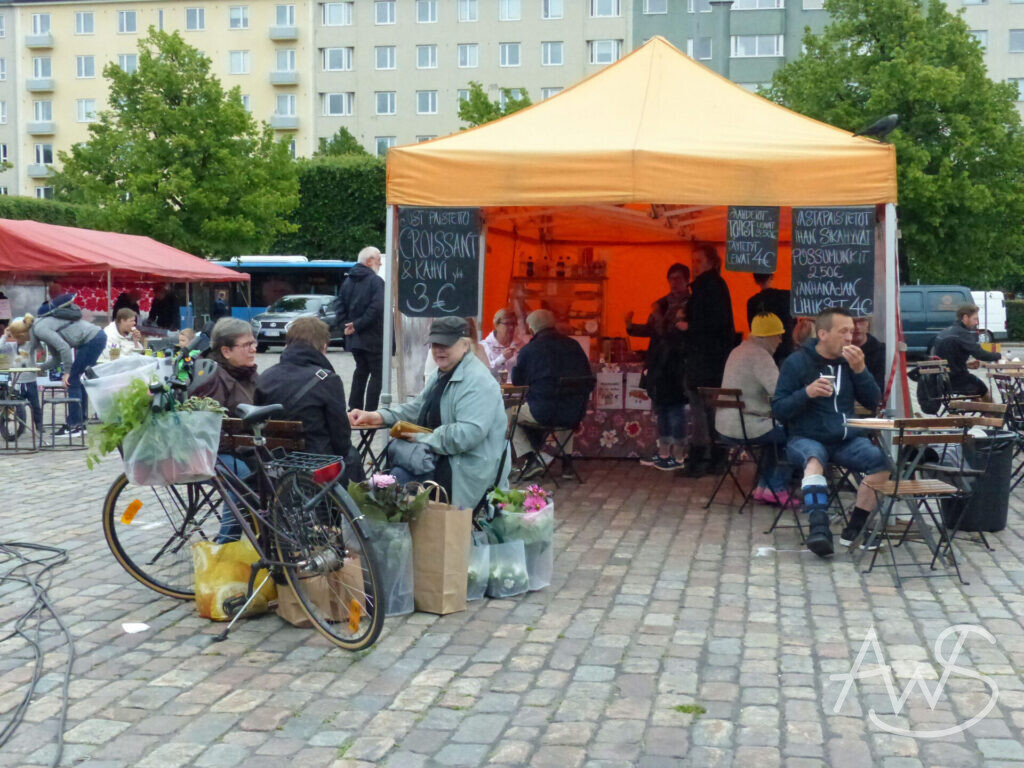 vor der Markthalle